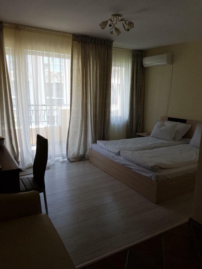 Guesthouse Zanier Nesebar Bagian luar foto